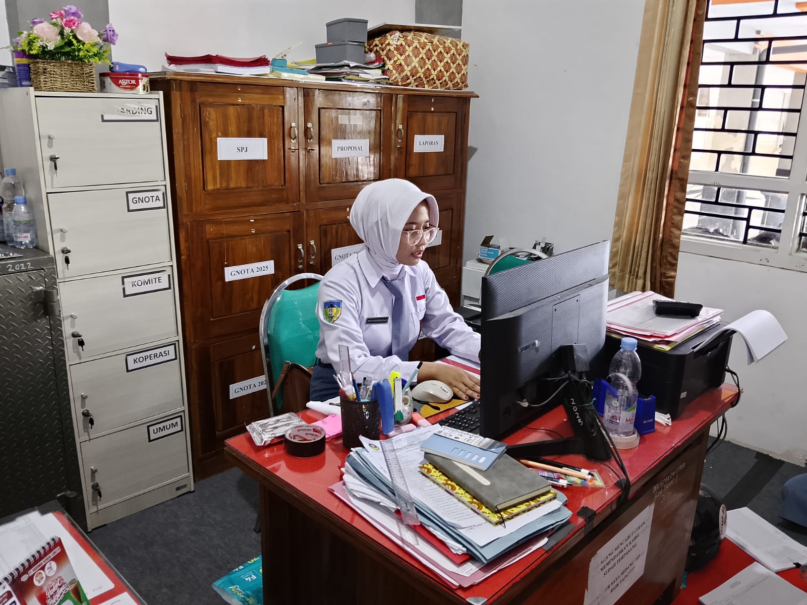 Persiapkan Transisi Dunia Kerja, Siswa Kelas XII SMA Dharma Wanita 1 Pare Boarding School Jalani Program Pengabdian Sekolah