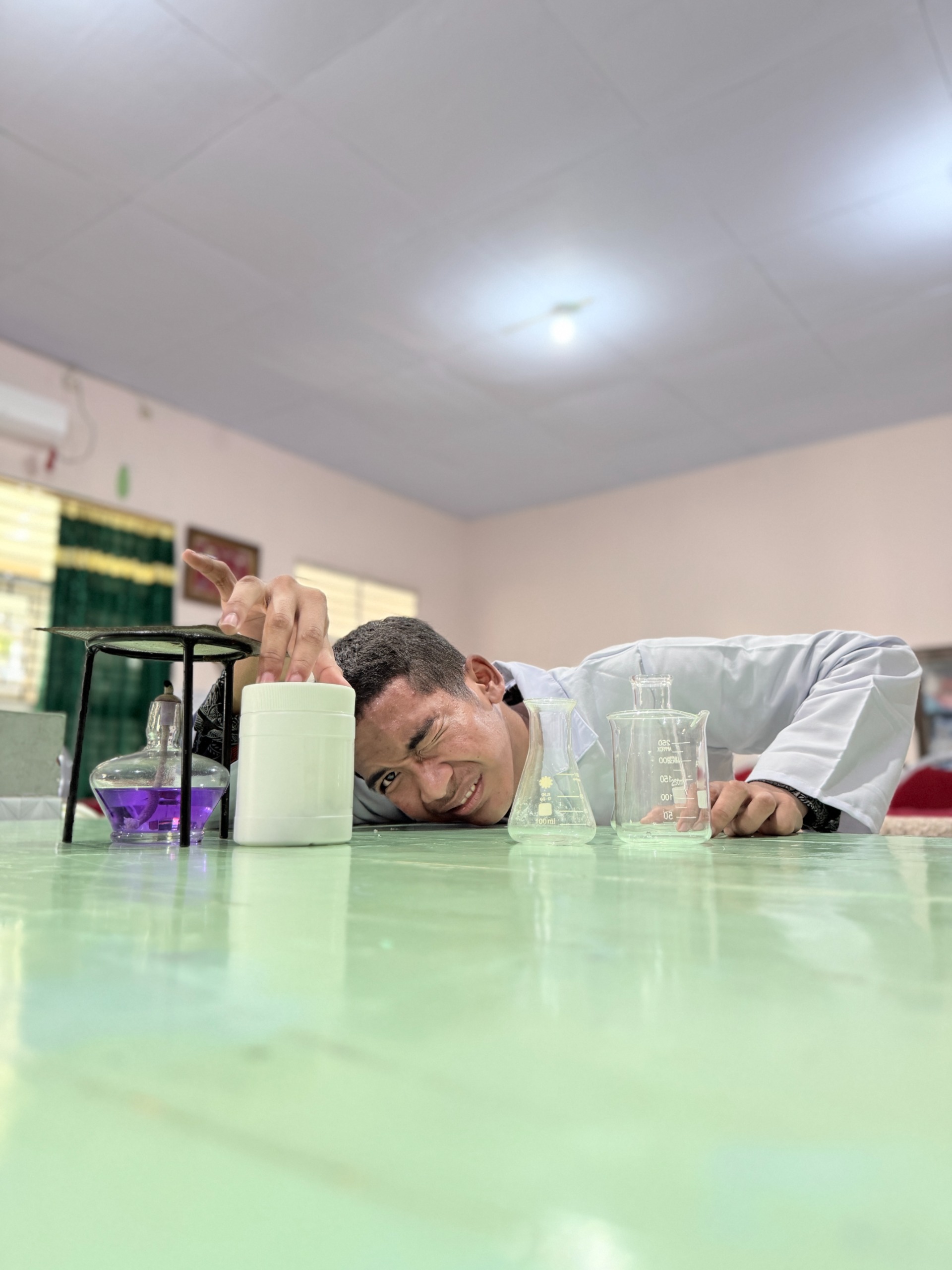 Harumkan Nama Sekolah, Siswa SMA Dharma Wanita 1 Pare Raih Juara 1 LKS Dikmen Bidang Kimia-Biodiesel